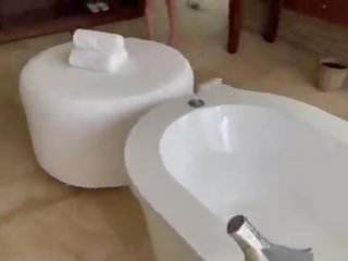 Vacation- amatir wanita anal tetesan sperma di itu mandi ruang